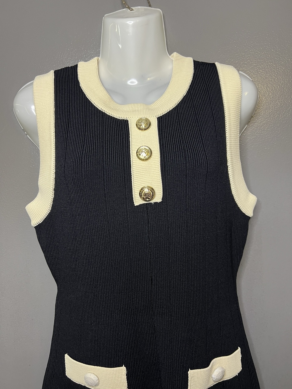 Endless Rose Dress Womens Medium Black Cream Contrast Knit Sweater Mini Gold
